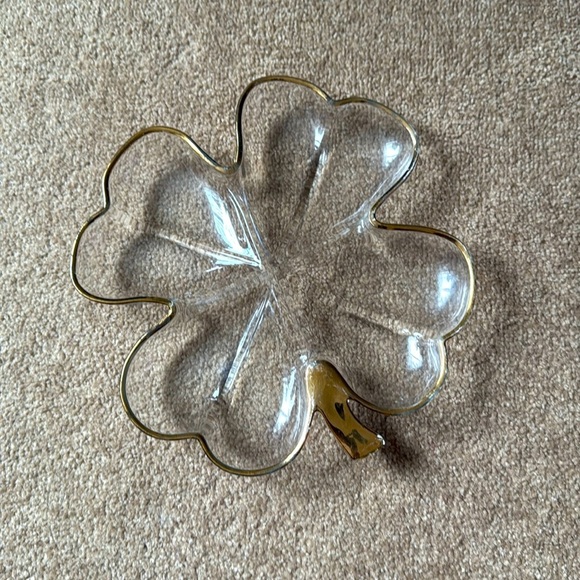 Vintage Glass divider Tray in the Shape of a Four Leaf Clover with Gold accents - Picture 1 of 4